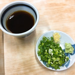 Matsuya - つけダレと薬味です。（2017.9 byジプシーくん）
