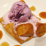 Bondy's Cafe - ③紫いものクレープ＠めっちゃ芋風味のアイスと芋クリーム。カリッと表面の飴がけがハードなチャイナポテトつき♪