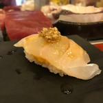 奴寿司 - ひらめ