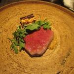 イル アオヤマ - 45日ウェットエイジング
      知多牛フィレの炭火焼