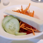 Hotel Plaza Venezia - お野菜はトマトとキュウリとニンジンだけ