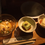 Horumommatsuda - 真ん中  ワサビ豆腐
                        右   チーズ豆腐