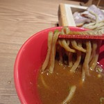 三豊麺 極 - 麺とつけ汁の絡み