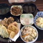 まいたけ食堂 - 舞茸と野菜の天ぷら定食