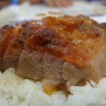 Kam's Roast Goose - 化皮乳豬。豚も旨いですよ！