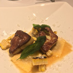 カーサ・デル・チーボ - マグレ ド カナールのラビオリ 焼きとうもろこしとフォアグラ添え