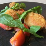 カーサ・デル・チーボ - ストラッキーノチーズを詰めた八戸産しゅうり貝のコトレッタ