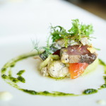 a 4 plats (￥5,108) 鰹のミ・キュイ 焼き茄子とトマトのコンフィ ピスト―ソース