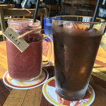 72952756 - アサイーフルーツミックススムージーとアイスコーヒー