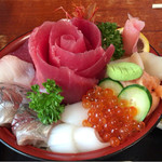 まるよ - 海鮮丼の反対側