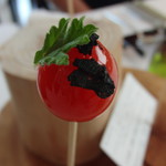 プレゼンテ スギ - 名物！？　トマト飴　黒いのは岩塩