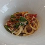 プレゼンテ スギ - 自家製タリオリーニ　万願寺唐辛子とシラス　ボッタルガのせ