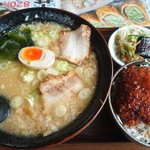 頓珍館 - こってり味噌ラーメンとミニソースカツ丼