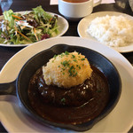 ビストロ HANEUMA - 馬肉のハンバーグ デミグラスソース 1000円。