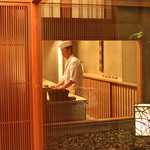 緒方 - 個室からカウンター席を