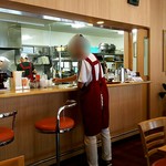 花のん - 明るい店内