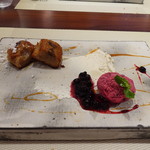 ビストロ ダイア - 栗のフィナンシュ、ジャスミン茶のムースとカシスのソルベ