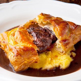 Our popular menu “Meat Pie” goes well with wine!