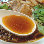 ゆきふじ - 紅湯麺のスープ