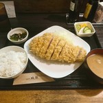 特ロースかつ（250ｇ）定食