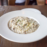 Bistro East  - トリュフ、マッシュルームリゾット108HKD（日本円で約1670円）をセレクト。これが超美味だった！期待をいいほうに裏切った！追加でデザートを頼まなくてもお腹いっぱいになりました。