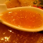 きんしゃい亭&麺やたぶきん - スープは完全に乳化せず、醤油ダレで味をまとめています。