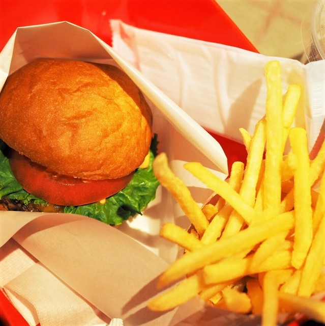 ヘンリーズ バーガー 代官山 Henry S Burger Daikanyama 代官山 ハンバーガー 食べログ ヘンリーズ バーガー 代官山 Henry S Burger Daikanyama 代官山 ハンバーガー 食べログ