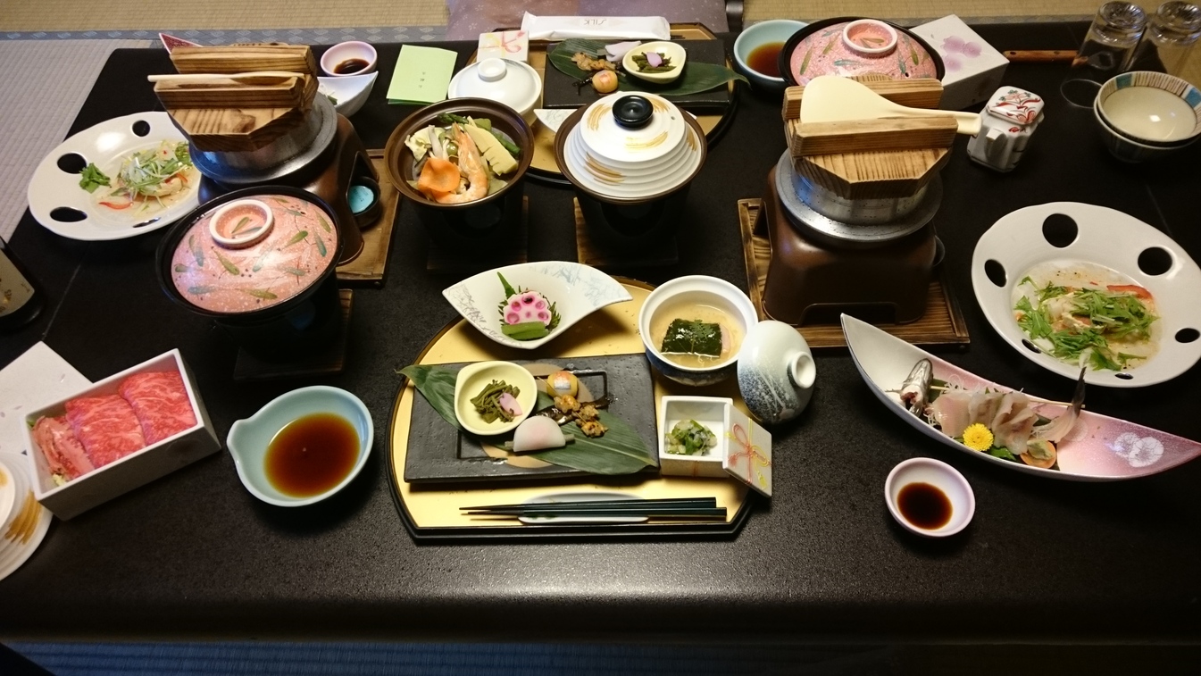 静寂とまごころの宿七重八重 name=