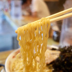 二代目 白神 - 背脂煮干し豚骨…850円