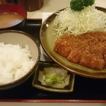 丸和 - ロースかつ定食 2200円
