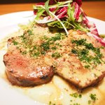 Aux delices de dodine - 本日のランチ 1000円 の豚ロースのロースト ～粒マスタードソース～