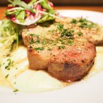 Aux delices de dodine - 本日のランチ 1000円 の豚ロースのロースト ～粒マスタードソース～