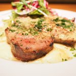 Aux delices de dodine - 本日のランチ 1000円 の豚ロースのロースト ～粒マスタードソース～