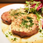 Aux delices de dodine - 本日のランチ 1000円 の豚ロースのロースト ～粒マスタードソース～