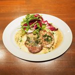 Aux delices de dodine - 本日のランチ 1000円 の豚ロースのロースト ～粒マスタードソース～