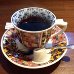 Sion - 食後のコーヒー。ちゃんとしたカップ＆ソーサーが使われている。