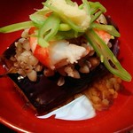 ごとく亭 - エビをはじめとした煮物。蕎の実がおいしい。