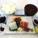 しぶき亭 - しぶき亭 ＠城ヶ島 まぐろ・いかさしみ定食 １，０００円