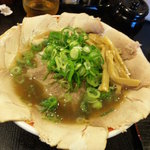 味見鶏まるめん - 背脂醤油チャーシュー麺