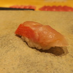 鮨 さいとう - 金目鯛 昆布〆握り