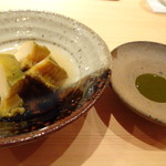 鮨 さかい - ◆蒸し鮑と肝ソース。