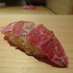 鮨 さかい - ◆大トロ・・これも美しい。口に入れるとトロケマス。