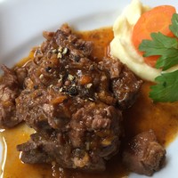 ビストロ グルマン - 茶美豚のプレゼ　赤ワイン煮込み