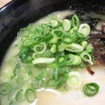 博多ラーメン 極麺うまか - 刻みねぎ