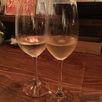 市駅裏小さなイタリアン トマリギ - 白ワインとスパークリング