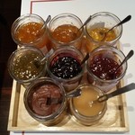 ブラッスリー・ヴィロン - ジャム6種とハチミツ、チョコクリーム