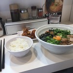 麺屋 まっこう - まぜそばと食べ放題のごはんとからあげ
