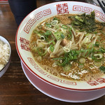 旨いラーメン ゆうや - 辛みそラーメン ＋ 麦ごはん [中]