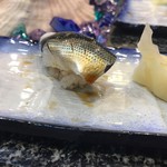 すし処金太郎 - 新子とこはだの間