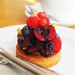 パティスリー・パリセヴェイユ - タルト オ フリュイ ルージュ